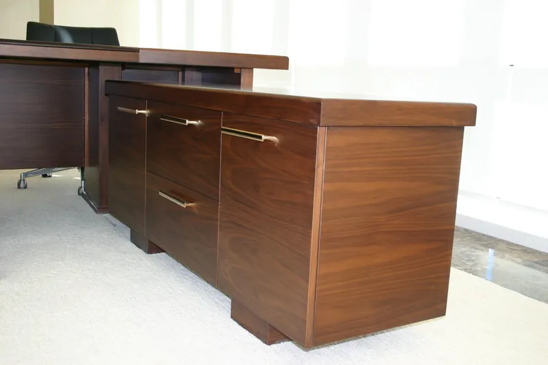 Executive desk with matching credenza in walnut, Qatar Railways, Doha — DIM Mobilya